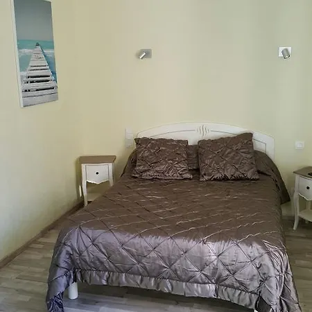 מלון De La Gare 2*