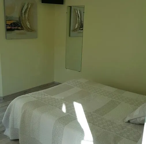 Hotel De La Gare Mezidon-Canon